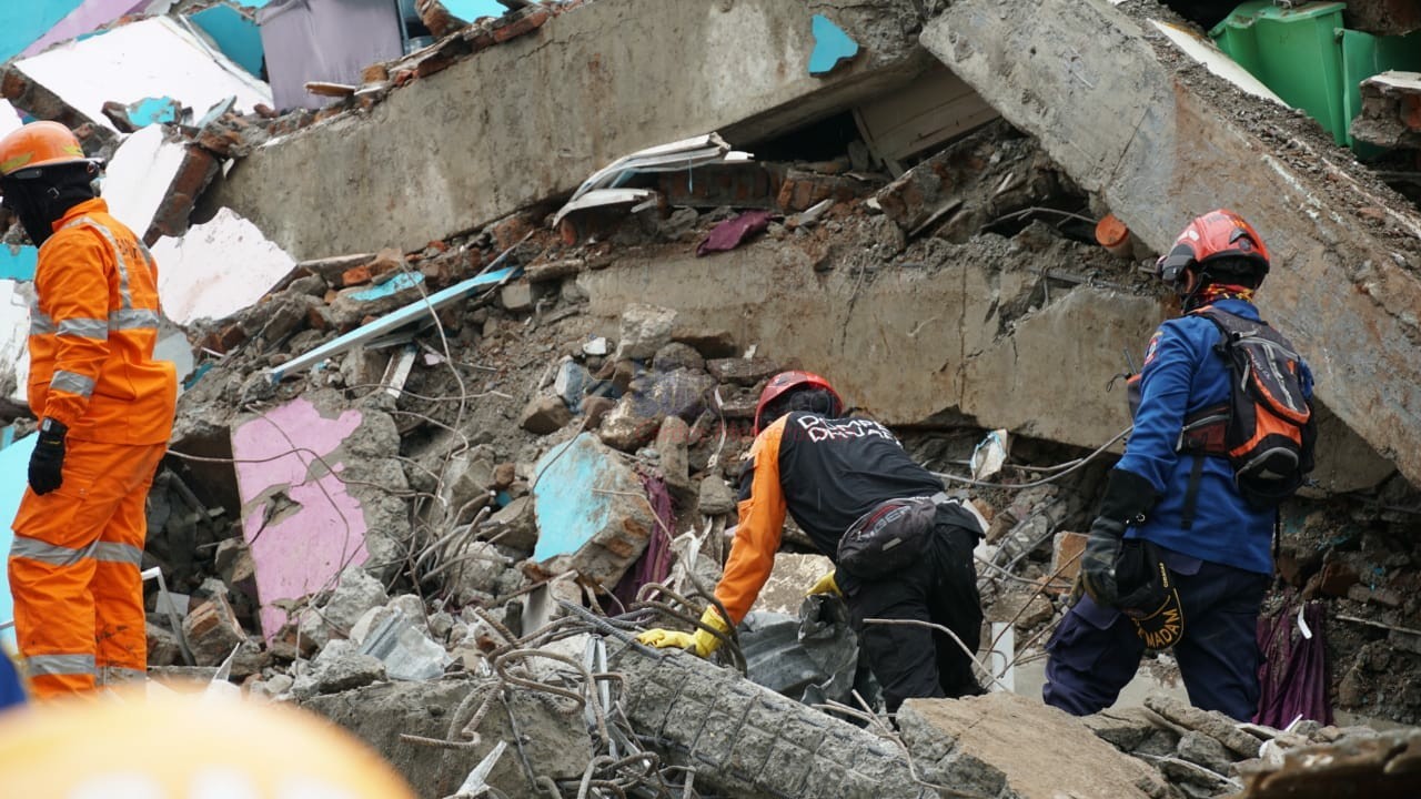 Gempa Sulbar : Korban Jiwa Bertambah Jadi 73 Orang ...